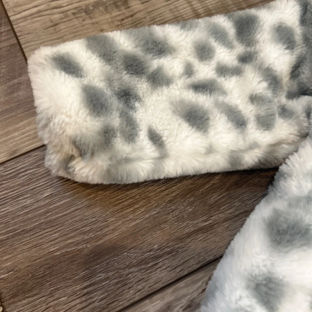 🍎First Impressions Baby Girls White/Gray Cozy Coat Size 12 Months (22-25lbs) - Picture 2 of 5